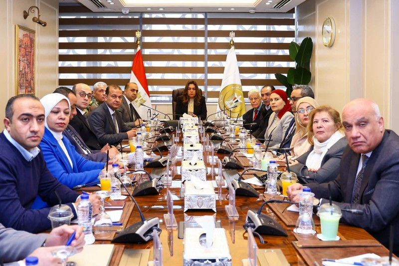 د. منال عوض تترأس اجتماع ”جهاز تنظيم المخلفات” لإقرار موازنة 2026/2027 ومنظومة تراخيص الرقابة الجديدة