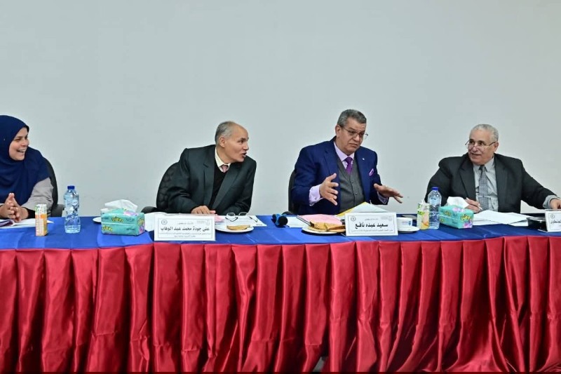 اجتماع اللجنة العلمية الدائمة لترقية الأساتذة المساعدين بتخصص المناهج وطرق التدريس بمقر كلية التربية جامعة الاسكندرية