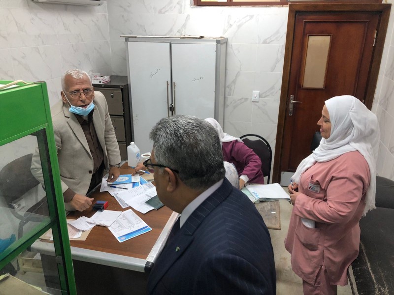 المحافظ في عيادة ابن لقمان للتأمين الصحي بالمنصورة صباح اليوم الثلاثاء