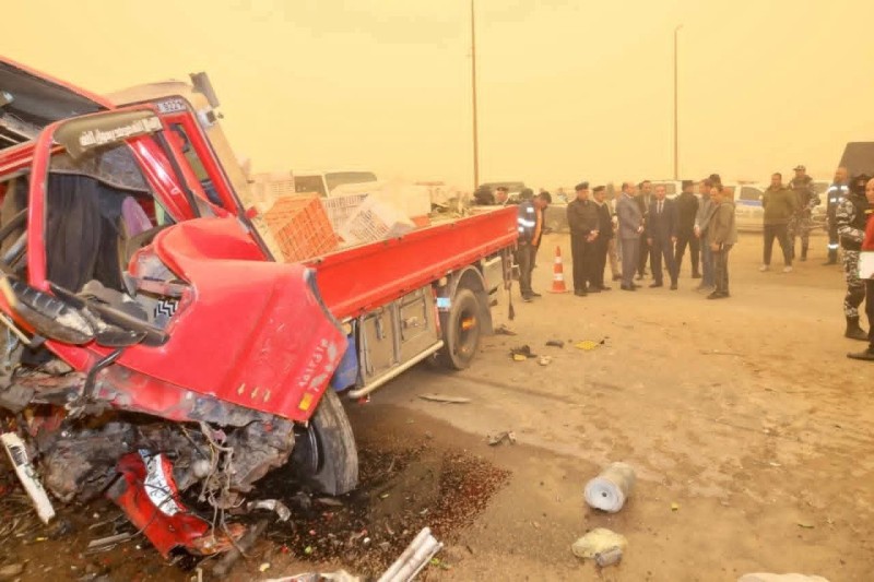 مصرع 8 وإصابة 4 في حادث تصادم مروع بين سيارة ربع نقل ونقل في السادات بالمنوفية