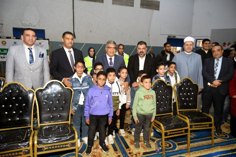 المحافظ شهد احتفالية يوم اليتيم باستاد المنصورة ويكرم الأمهات المثاليات ويسلم تجهيزات لـ20 عروسة