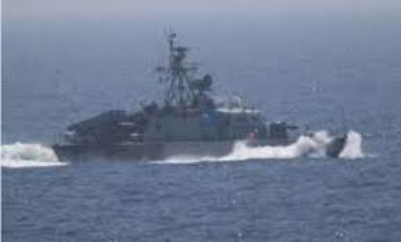 إعلام إيراني: سفينة مرتبطة بإسرائيل توقفت بمضيق هرمز بعد تعرضها لهجوم