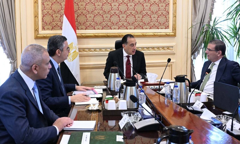 رئيس الوزراء يتابع موقف توافر السلع الاستراتيجية في الأسواق