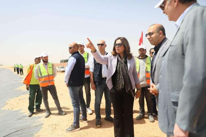 وزيرة التنمية المحلية والبيئة تتفقد مجمع العاشر من رمضان للمخلفات تمهيداً لتشغيله