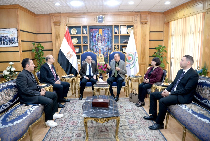 رئيس جامعة المنصورة استقبل الوزير المفوض بجامعة الدول العربية  .. وأستاذين بآداب المنصورة بلجان المجلس الأعلى للثقافة 2026