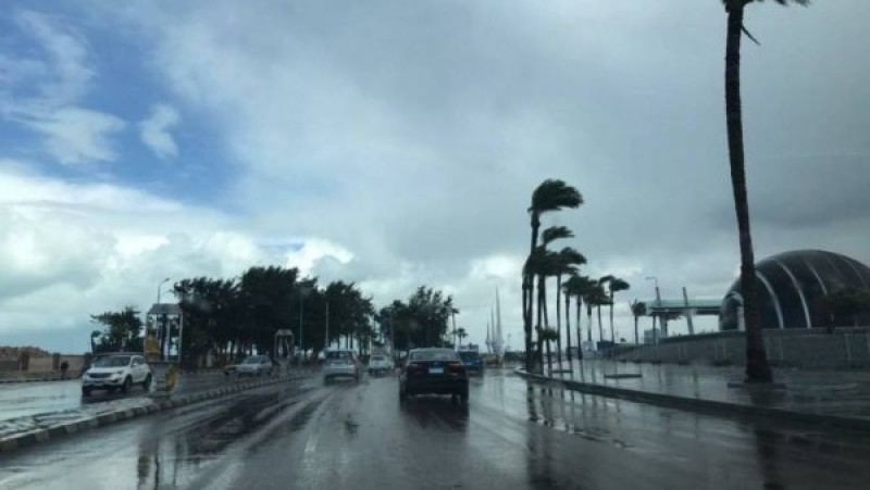 عودة الأمطار والطقس السيئ بقوة.. الأرصاد تُحذر من تقلبات الجو في هذا الموعد