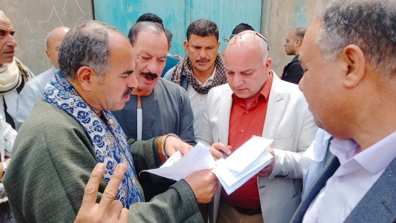 وكيل وزارة الزراعة بالبحيرة يتابع الجمعيات الزراعية المحول لها مزارعين لصرف الأسمدة من مراكز أخرى بالبحيرة