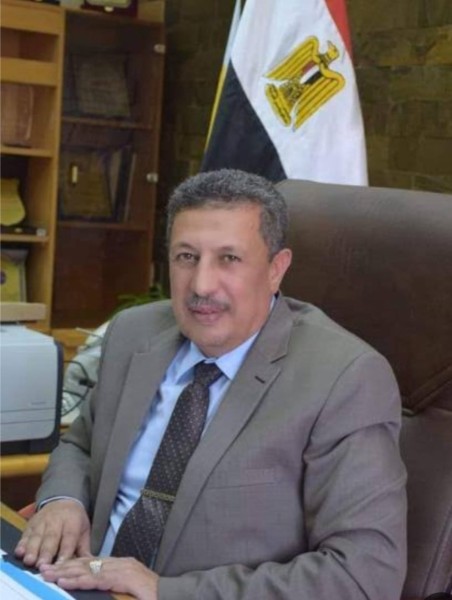 وكيل وزارة التعليم بالبحيرة يوجه الحاصلين على المستوى الأول فى إختبار ”التوفاس” لسرعة التسجيل والحصول على شهادة التوفاس الدولية