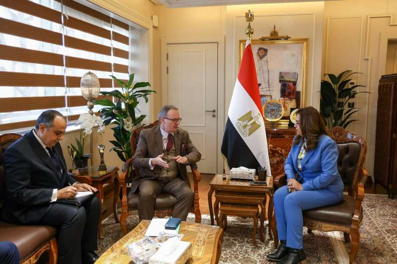 وزيرة التنمية المحلية والبيئة تبحث مع سفير التشيك بالقاهرة مجالات التعاون المشترك