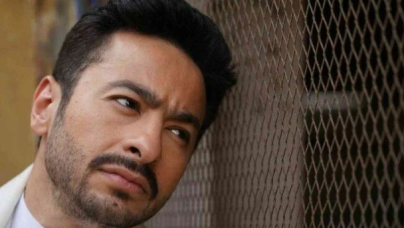 حمادة هلال يعلن إصابة والده بشلل نصفي