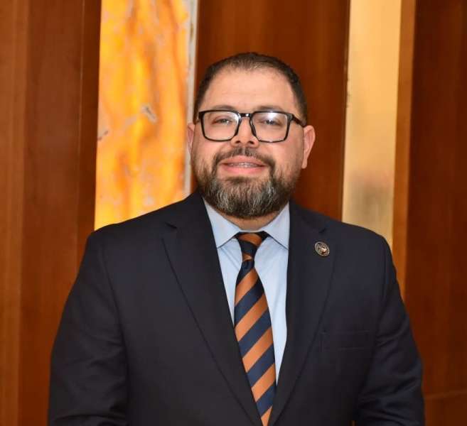 د. أيمن الدهشان خبير التنمية البشرية يقدم 15 نصيحة في ظل التحديات الإقليمية الراهنة الصعبة