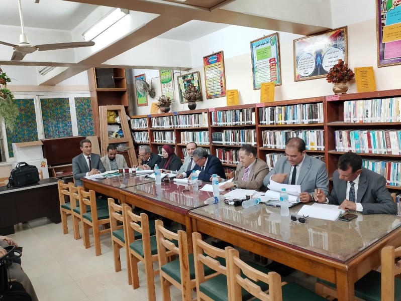 إنعقاد لجنة القيادات برئاسة ”الديب” وكيل وزارة التربية والتعليم بالبحيرة