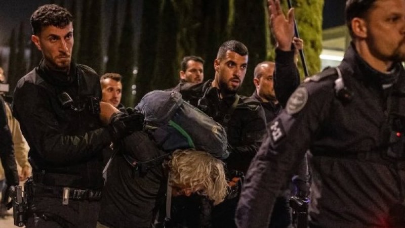 أحدهم حاول استهداف مسؤول كبير.. اعتقال 5 إسرائيليين بتهمة التخابر