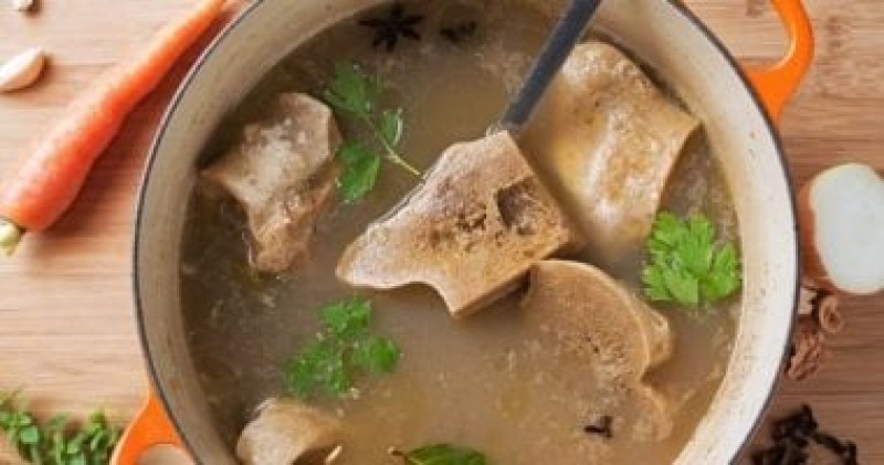 شوربة العظام مفيدة أم ترند؟