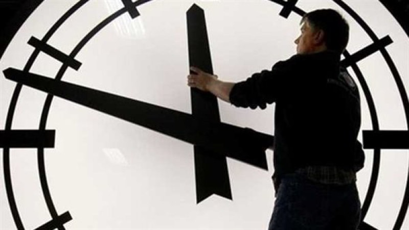 قدم ساعتك 60 دقيقة.. موعد تطبيق التوقيت الصيفي 2026 في مصر