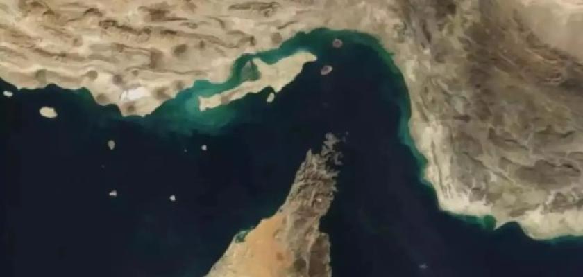 مضيق هرمز على صفيح ساخن.. روايات متناقضة بين واشنطن وطهران