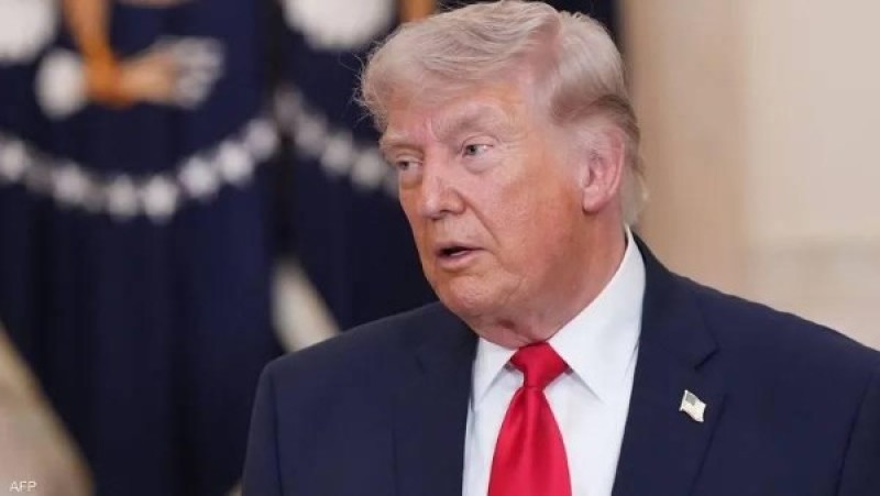 ترامب يتوعد بفرض حصار بحري على أي سفينة تحاول دخول مضيق هرمز