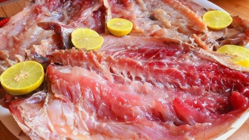 خبير تغذية يكشف الفرق بين الفسيخ والرنجة ويحذر من المخاطر الخفية