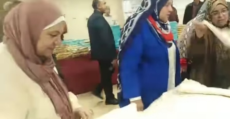 رئيس الإدارة المركزية لمدارس التعليم الفني تتابع منتجات طلاب التعليم الفني بالدقهلية