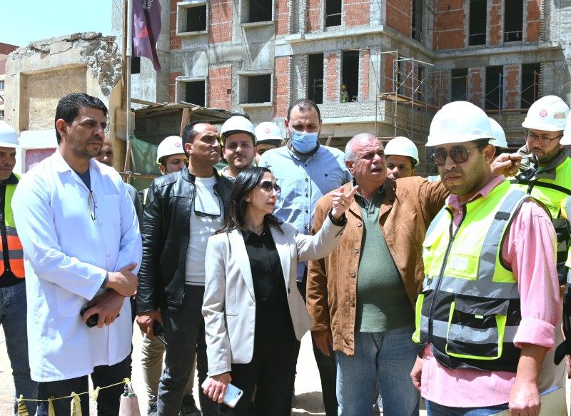 محافظ البحيرة في جولة مفاجئة بحوش عيسى