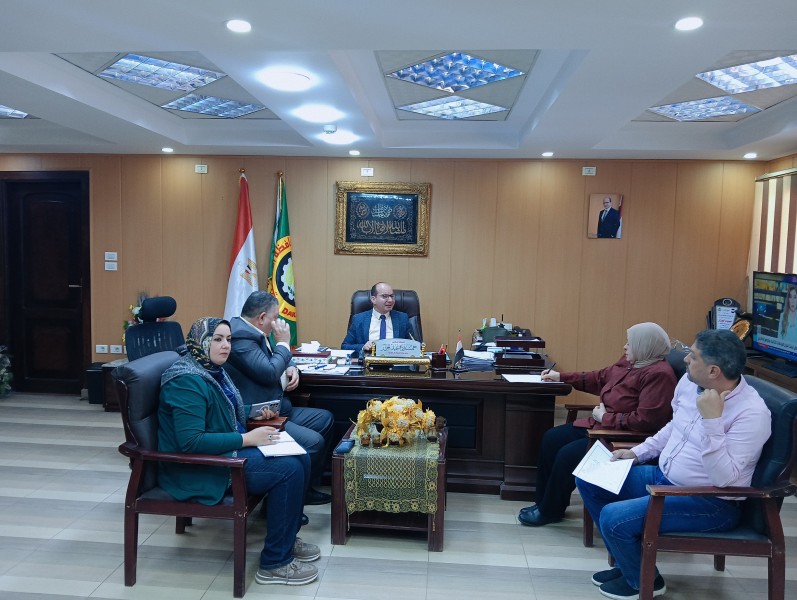 وكيل الصحة بالدقهلية يعقد اجتماعًا موسعًا لدعم الخطة العاجلة لتنمية الأسرة المصرية
