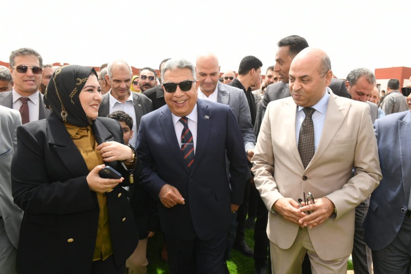 محافظ الدقهلية يفتتح مدرسة محمود نبيه الرسمية المتميزة للغات بمدينة الكردي بتكلفة 35 مليون جنيه