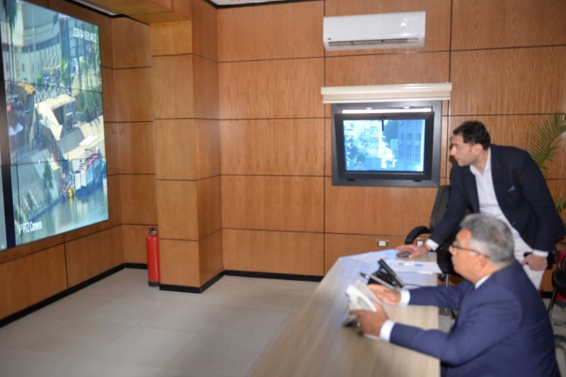 محافظ الدقهلية يتفقد مركز الشبكة الوطنية للطوارئ وعدد من إدارات الديوان العام بالمحافظة