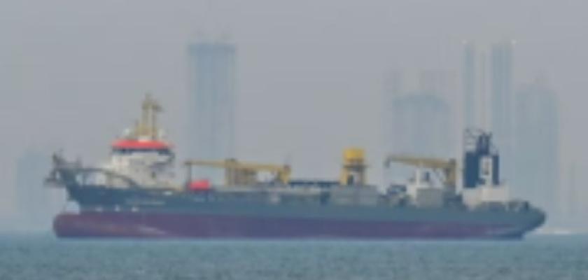 إيران تعلن فتح مضيق هرمز أمام السفن التجارية