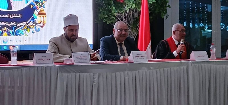 نقيب المعلمين يدشن مبادرة أخلاقنا شعارنا بنادي المعلمين بالإسكندرية