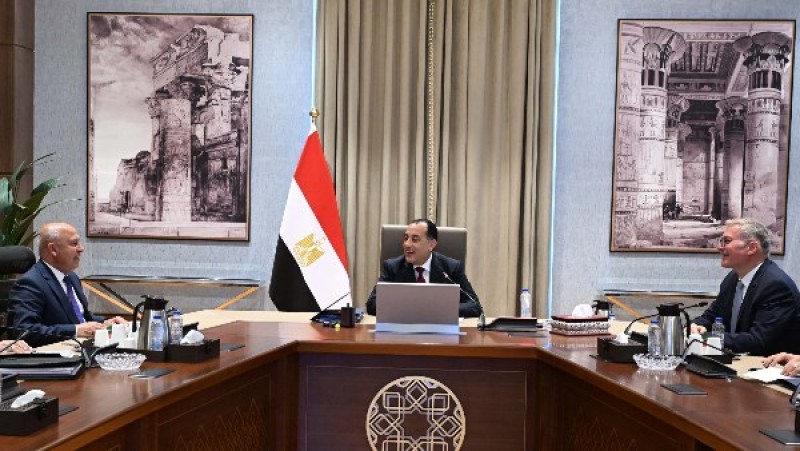 رئيس الوزراء يتابع موقف ترشيد استهلاك المواد البترولية في عدد من المشروعات الحكومية