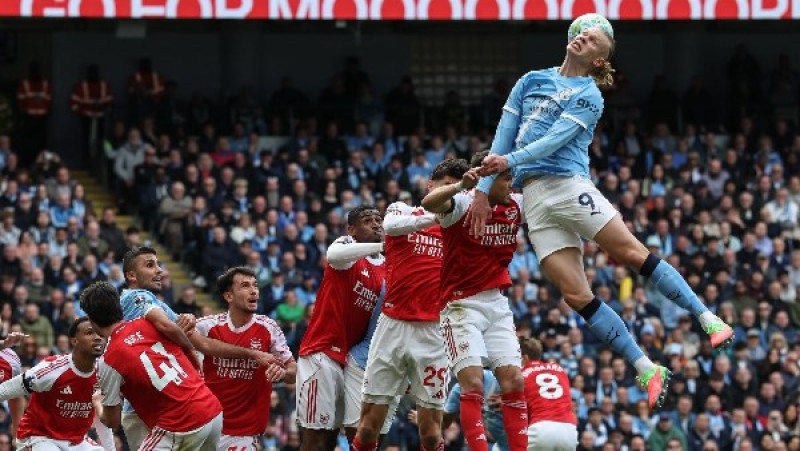 المباريات المتبقية بالكامل.. من يحسم الطريق إلى لقب الدوري الإنجليزي الممتاز بين أرسنال ومانشستر سيتي؟