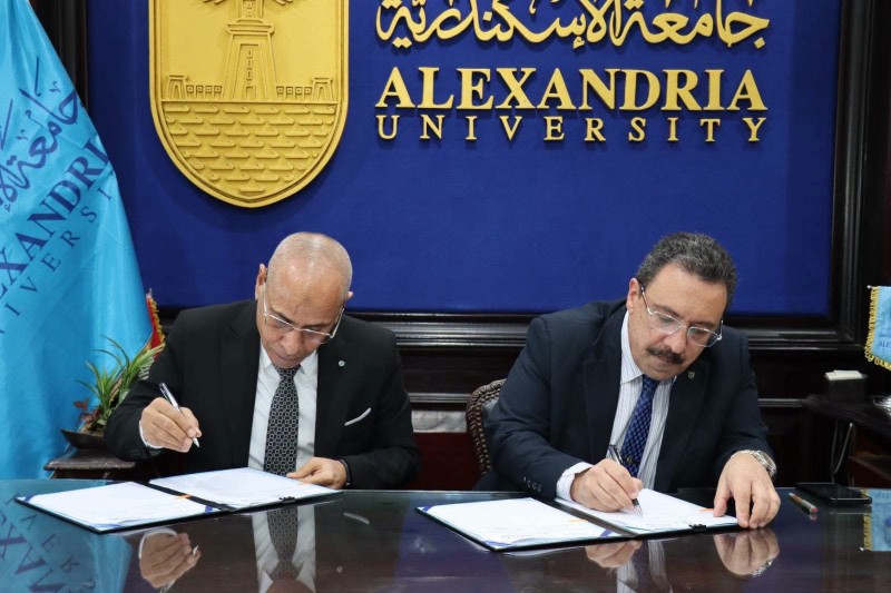 جامعة الإسكندرية والمقاولون العرب يوقعان ملحقاً لاستكمال إنشاءات فرع الجامعة بتشاد