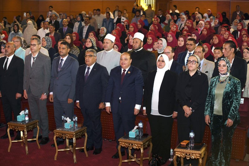 المحافظ شهد حفل تكريم الأمهات المثاليات بقصر ثقافة المنصورة