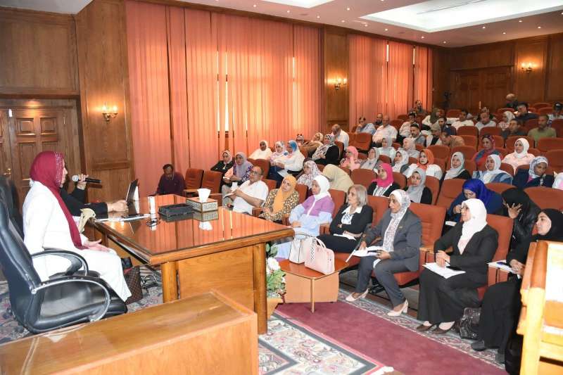 ”القومي للإعاقة” و”الانتاج الحربي” يعقدان ندوتين  للعاملين من ذوي الإعاقة بالوزارة داخل محافظة القاهرة