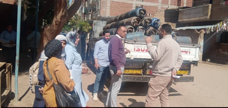 حملات مكثفة لضبط المتلاعبين تضبط ٣٣٢ أسطوانة غاز منزلي قبل بيعها بالسوق السوداء بالشهداء