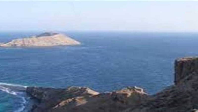 الصومال ترد على تل أبيب بحظر مرور السفن الإسرائيلية عبر مضيق باب المندب