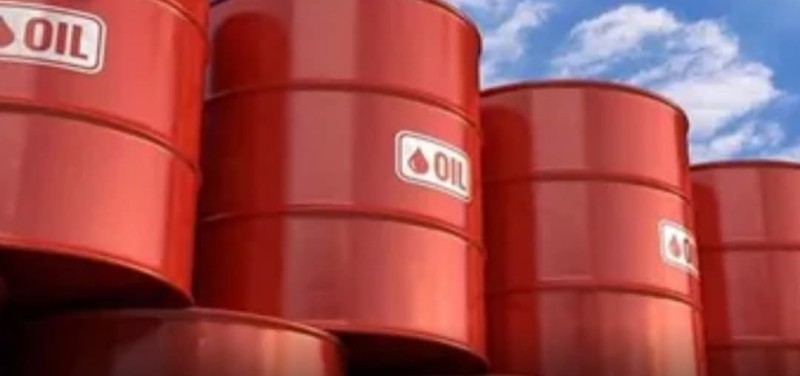 ارتفاع أسعار النفط بنحو ١٧٪ هذا الأسبوع وسط تصعيد عسكري في الشرق الأوسط