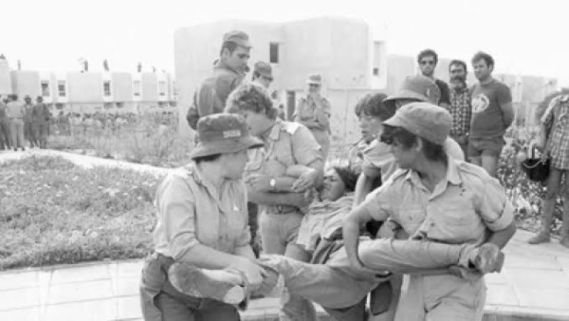 في عيد تحريرها.. مشاهد مذلة لخروج الإسرائيليين من سيناء