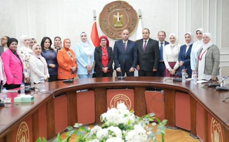 وزير العمل يلتقي الصحفيين ويستعرض جهود الوزارة في التدريب والتشغيل والحماية الاجتماعية