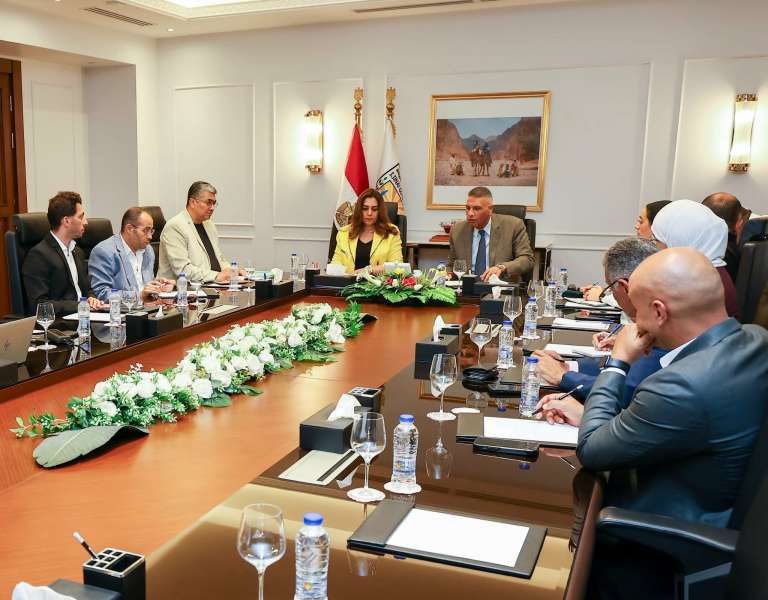 وزيرة التنمية المحلية والبيئة تبحث مع محافظ جنوب سيناء وغرفة الغوص سُبل حماية المحميات الطبيعية ودعم السياحة البيئية المستدامة