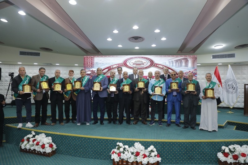 مؤتمر ”عمال النسيج” يعلن عن حزمة من الإجراءات للحماية الاجتماعية للعمال