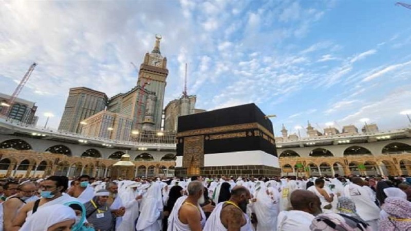 هل يأثم من أجل الحج رغم الاستطاعة المادية والجسدية؟ الأزهر للفتوى يجيب