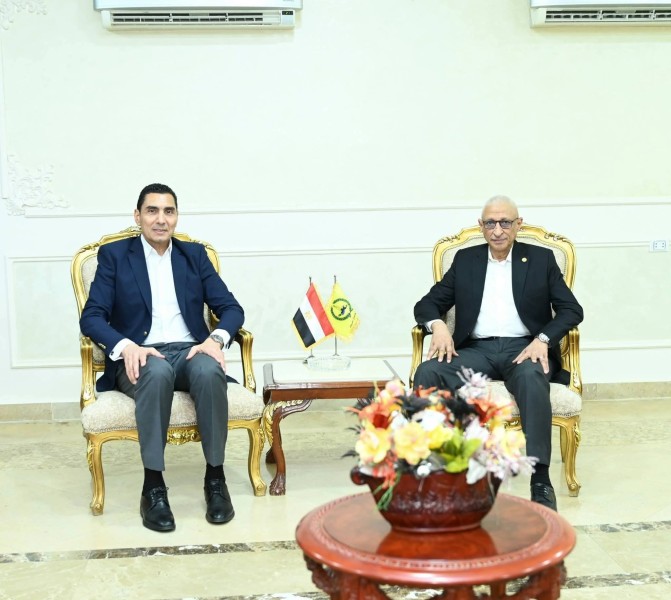 وزير الشباب والرياضة يلتقى محافظ شمال سيناء بديوان عام المحافظة