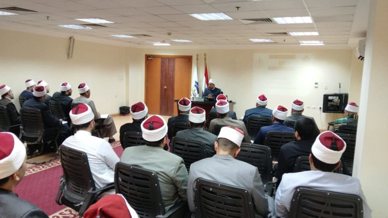 انطلاق دورة «فقه الحج» للسادة الأئمة والواعظات المرافقين لبعثة الحج لهذا العام