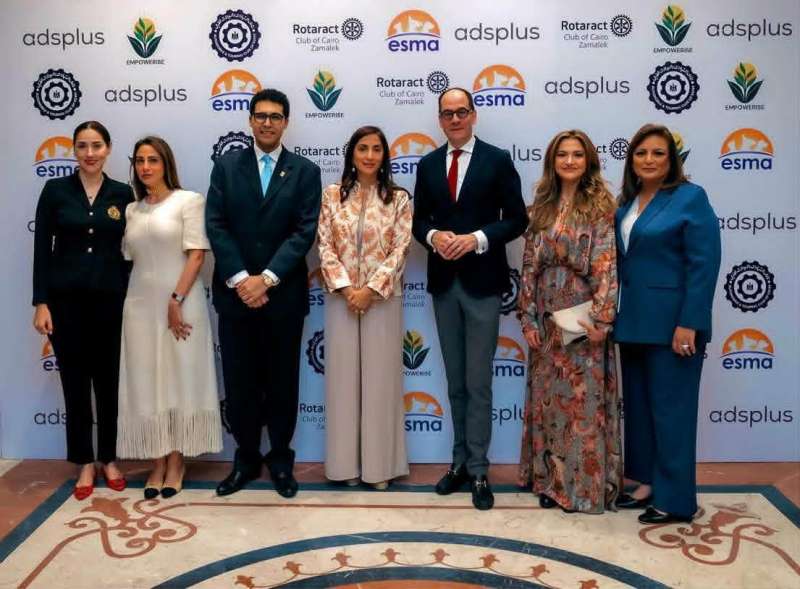 برعاية ملكية ودبلوماسية: مزاد خيري لحيوانات مصر بحضور حسين فهمي ويسرا