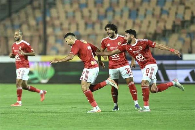 معتمد يحذر وتوروب يتجاهل.. ماذا حدث بمعسكر الأهلي والزمالك قبل القمة 132؟