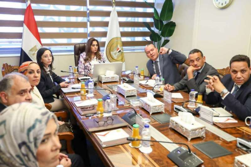 وزيرة التنمية المحلية ومحافظ البحيرة يبحثان رؤية متكاملة لتحويل رشيد إلى وجهة سياحية وتراثية عالمية