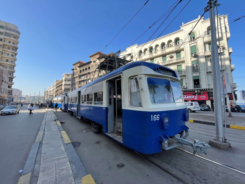 بسبب ”اعتقاد خاطئ”.. الأمن يضبط صاحب سيارة تسبب في توقف حركة ترام الإسكندرية