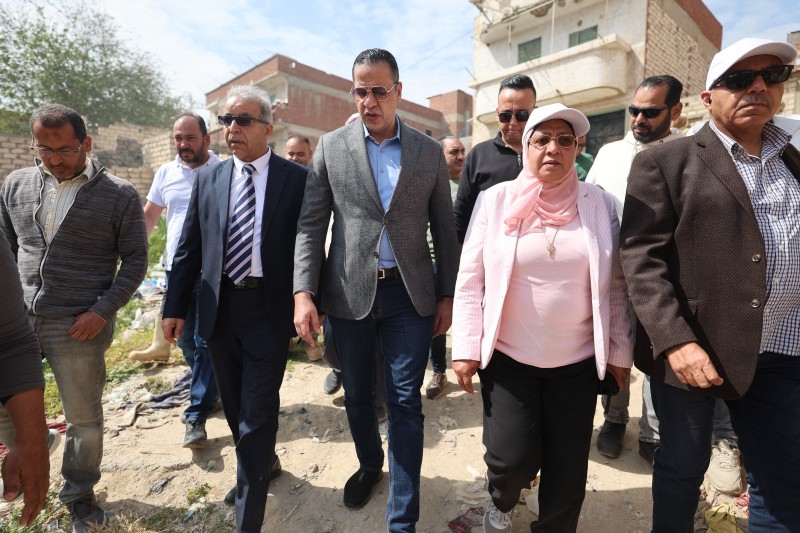 جولات ميدانية مكثفة لرئيس هيئة الصرف الصحي بغرب الإسكندرية
