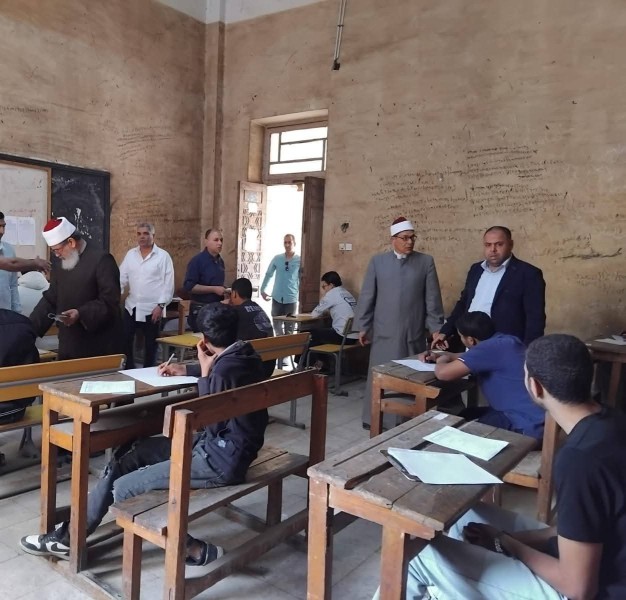 متابعة دقيقة لامتحانات النقل الثانوي بمعاهد طنطا الأزهرية